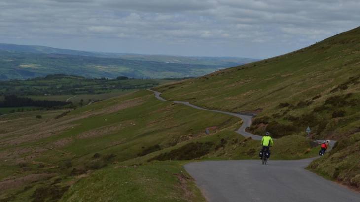Two cyclists on Gospel Pass