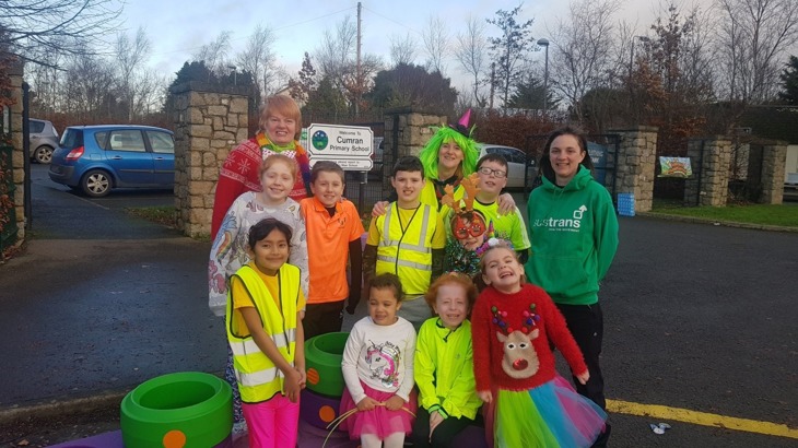 Cumran PS School Children Pictured With Teaching Assistant Sarah Murray 
